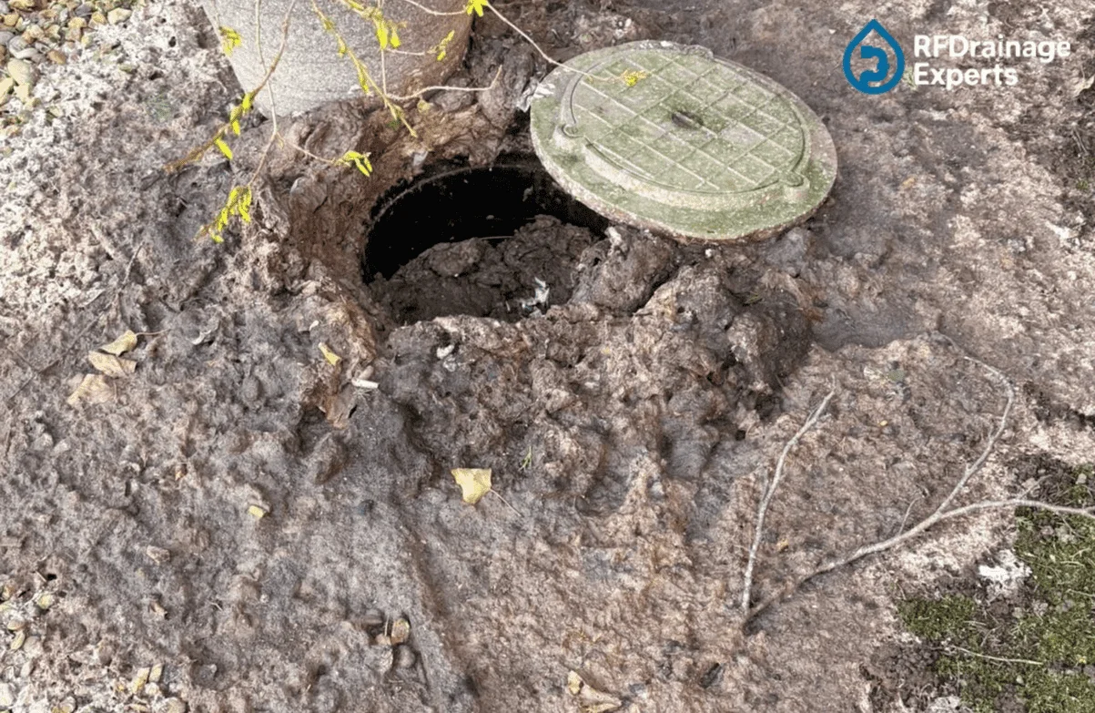 Drain Unblocking Specialists London clearing a blocked residential drain