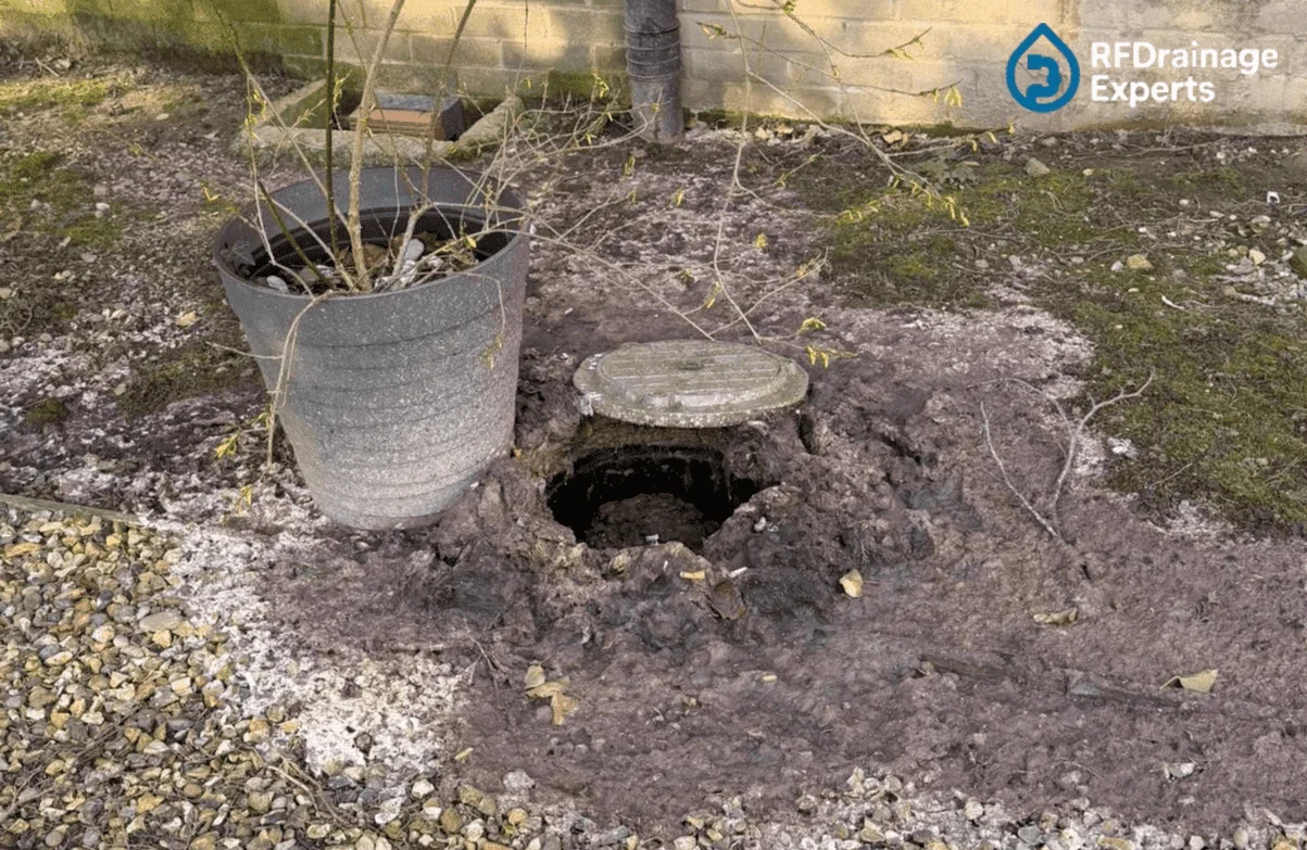 Advanced equipment used by Drain Unblocking Specialists London for drain cleaning